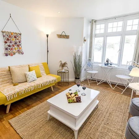Ocean Breeze - 1 Minute From The Beach - 10 Minute From Bic - Fast Wi-Fi - Smart Tv Bournemouth Exterior photo