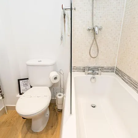 Ocean Breeze - 1 Minute From The Beach - 10 Minute From Bic - Fast Wi-Fi - Smart Tv Bournemouth Exterior photo